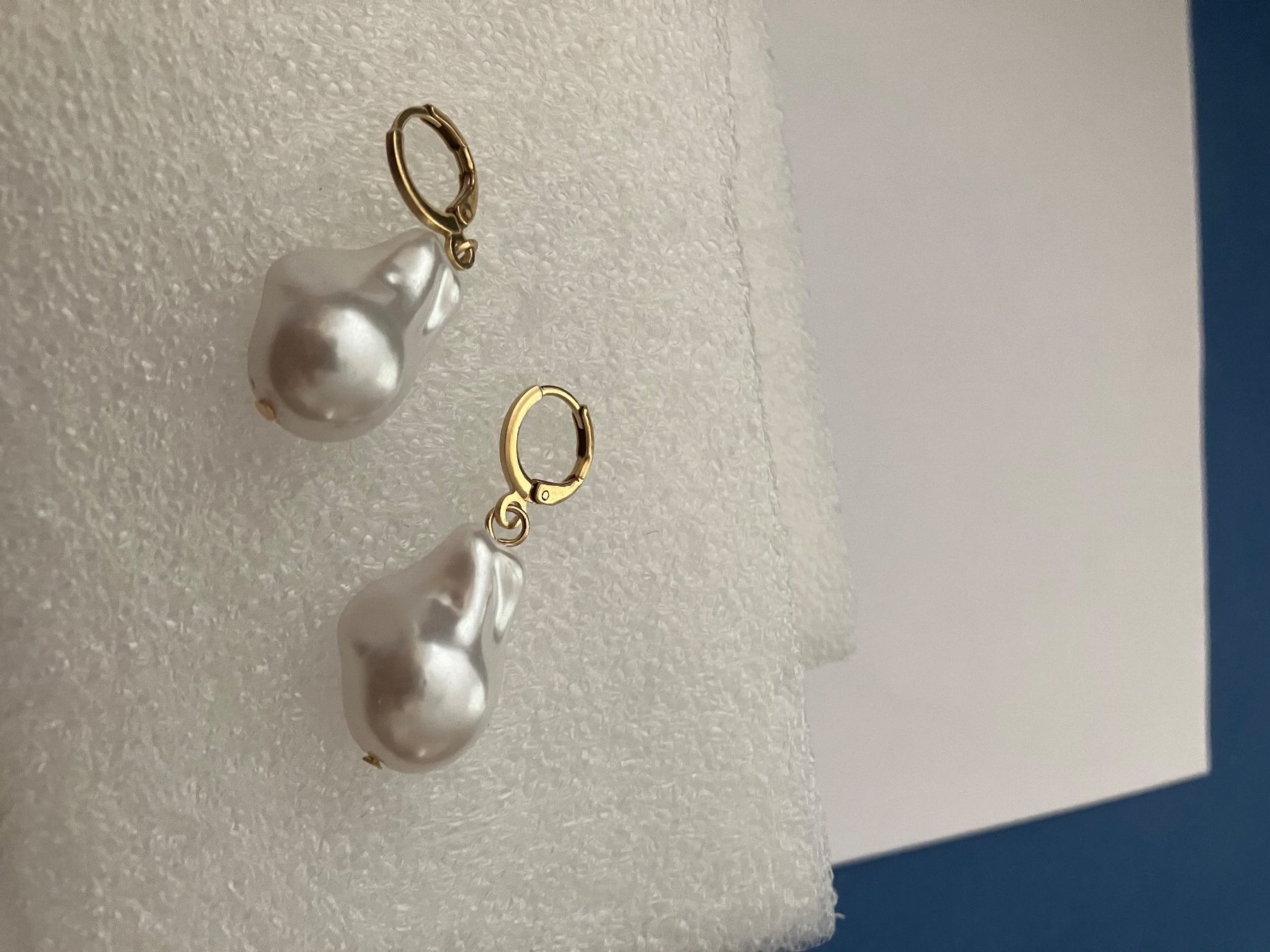 Orecchini pendenti & Orecchini a lobo: Modeschmuck stilvolle Hängeohrringe, goldfarben & Kunstperle – Nuovo (secondo la descrizione) da Affoltern am Albis venduto da Dlotti