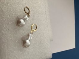 Modeschmuck stilvolle Hängeohrringe, goldfarben & Kunstperle
