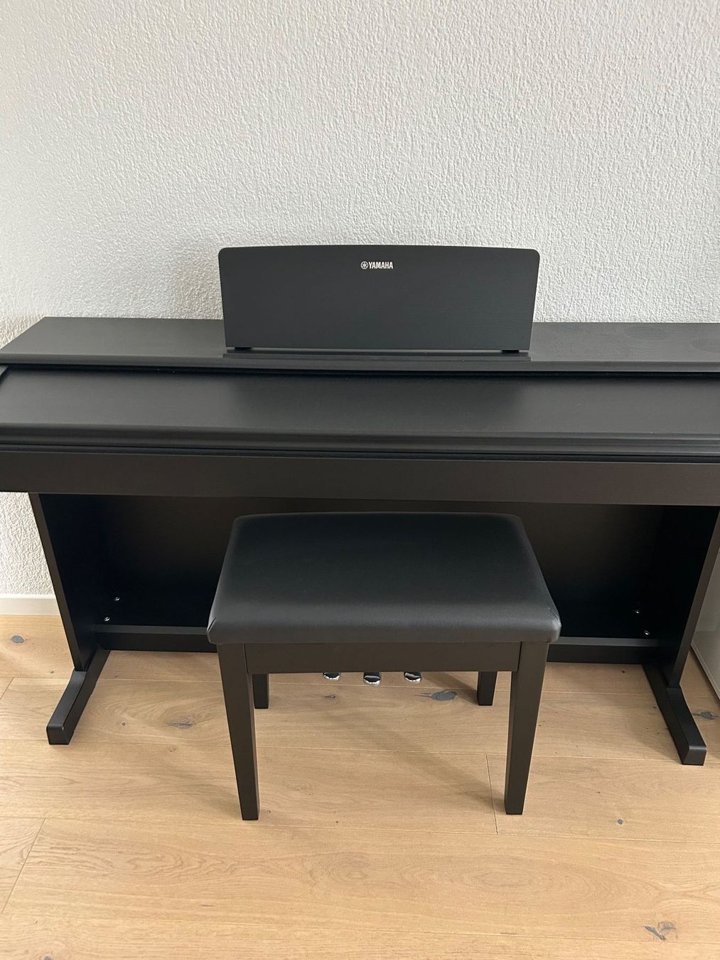 Yamaha Strumenti musicali: E-Piano Yamaha YDP-145WH – Nuovo (secondo la descrizione) da Fehraltorf venduto da sagi30 1