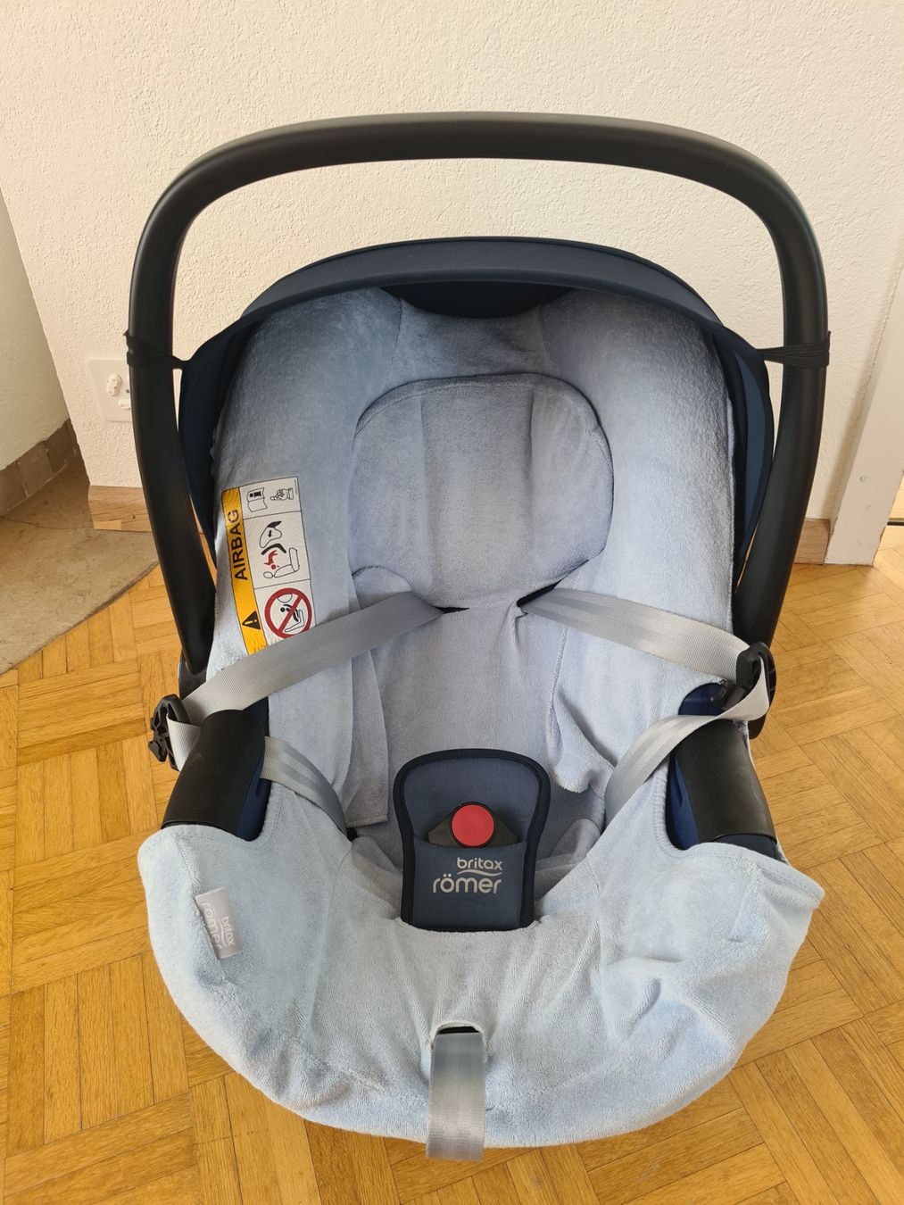 Britax Römer Seggiolini per auto: Babyschale Römer Britax inkl.Isofixbasis – Usato da Riehen venduto da OracleData