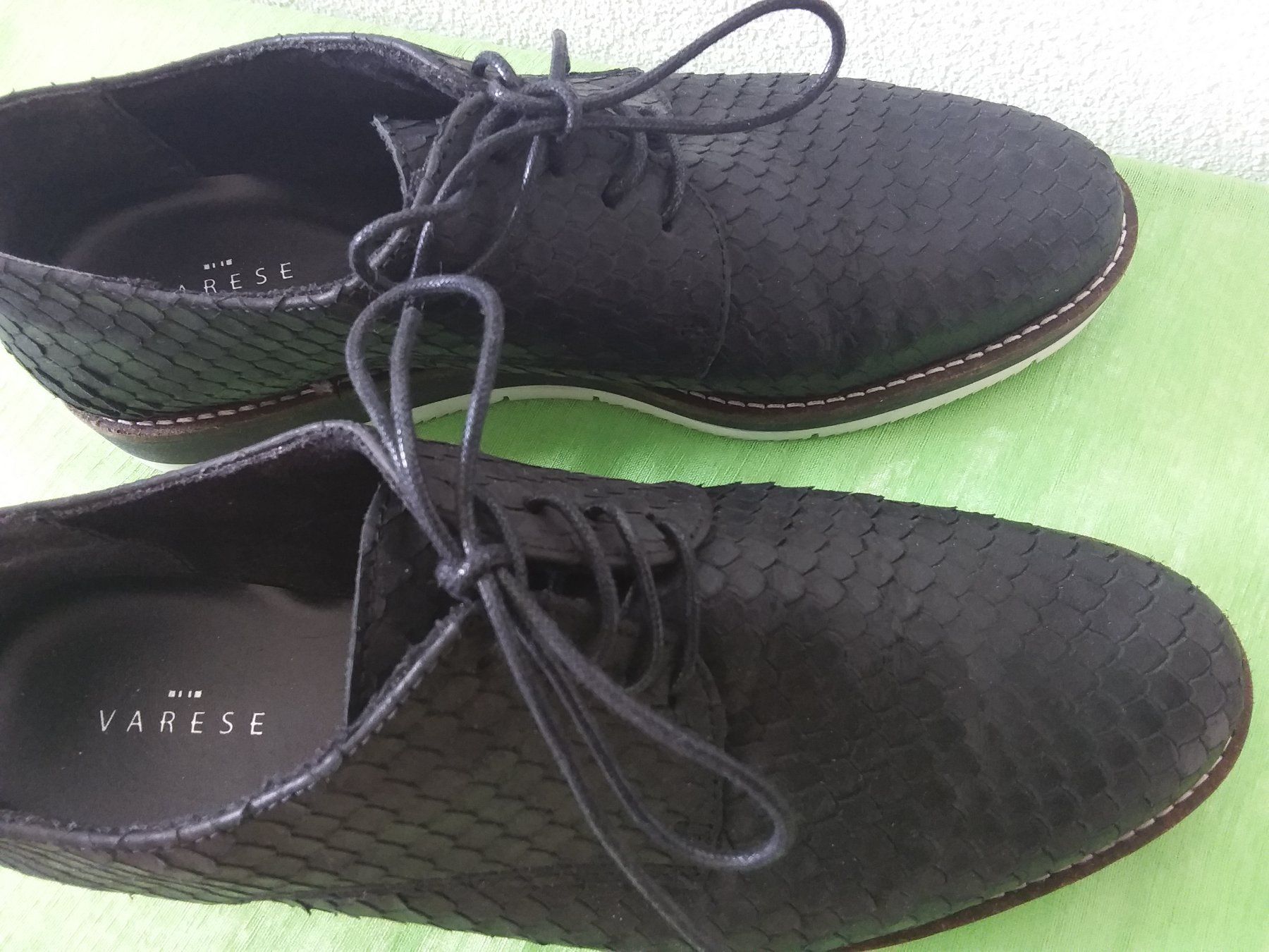 Scarpe da uomo: VARESE Halbschuhe "Schuppen Design" Gr 39 – Usato da Uitikon Waldegg venduto da Risibisi7 5