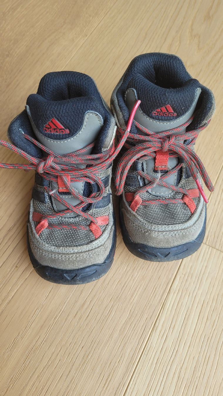 Adidas Chaussures garçon: Adidas Terrex Wanderschuhe Gr. 20 – Neuf (Voir description) à Igis par bue_bbp6