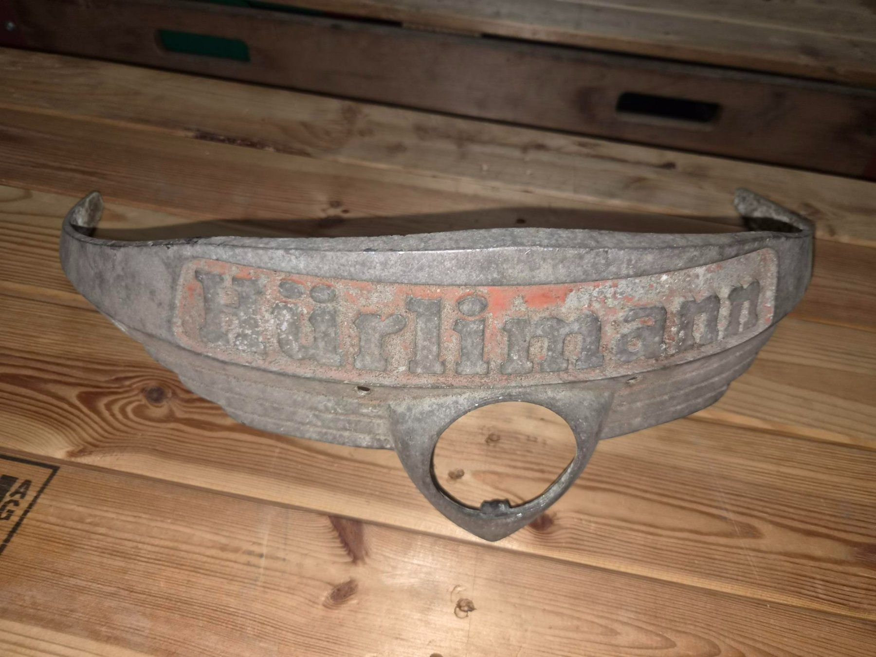 Hürlimann Trattori: Original Hürlimann Traktor Frontemblem – Difettoso da Dürnten venduto da Bachtel84