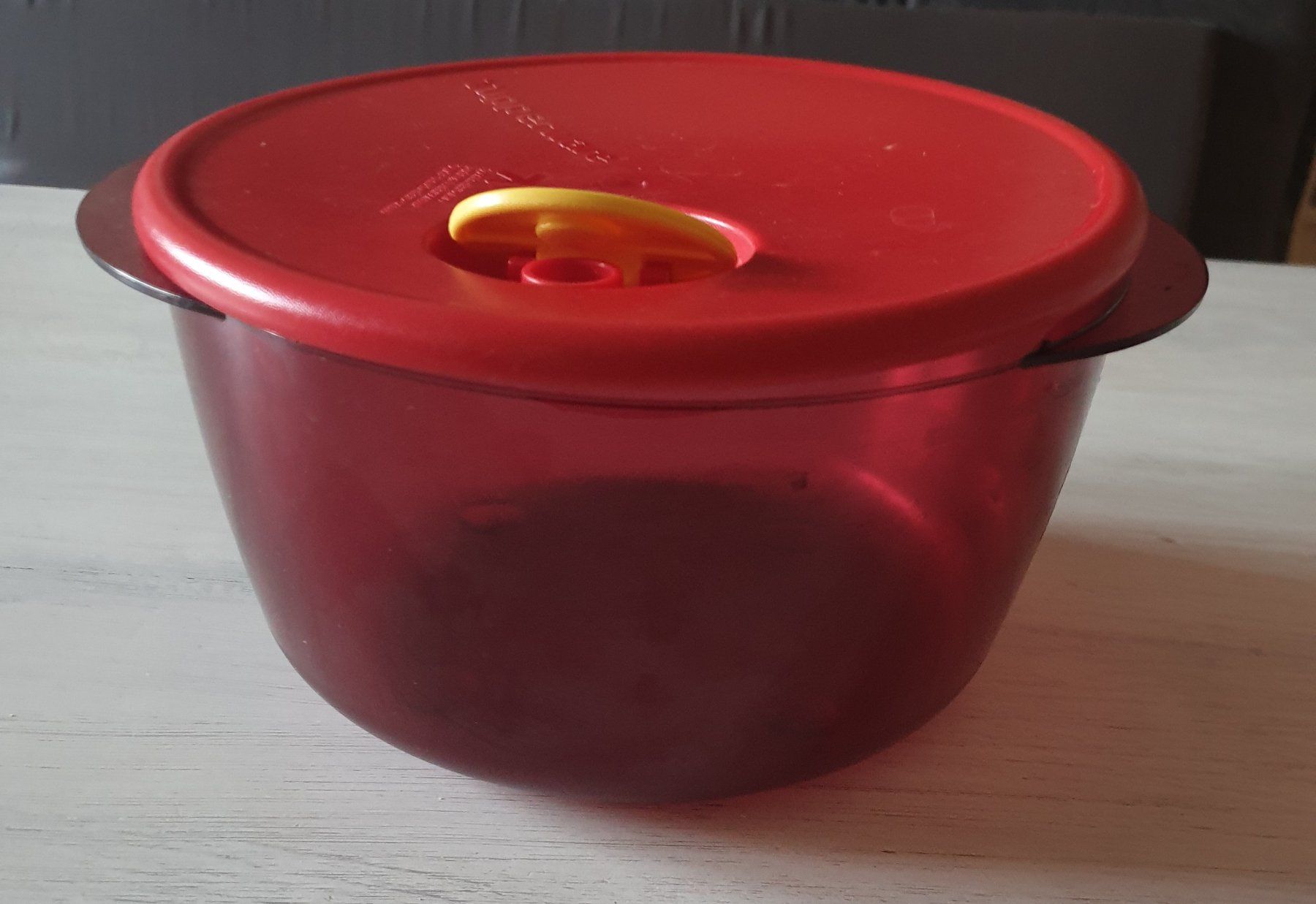 Tupperware Behälter & Ähnliches: Tupperware Rock N Serve microwawe – Neu (gemäss Beschreibung) aus Vauderens von sylvieswiss