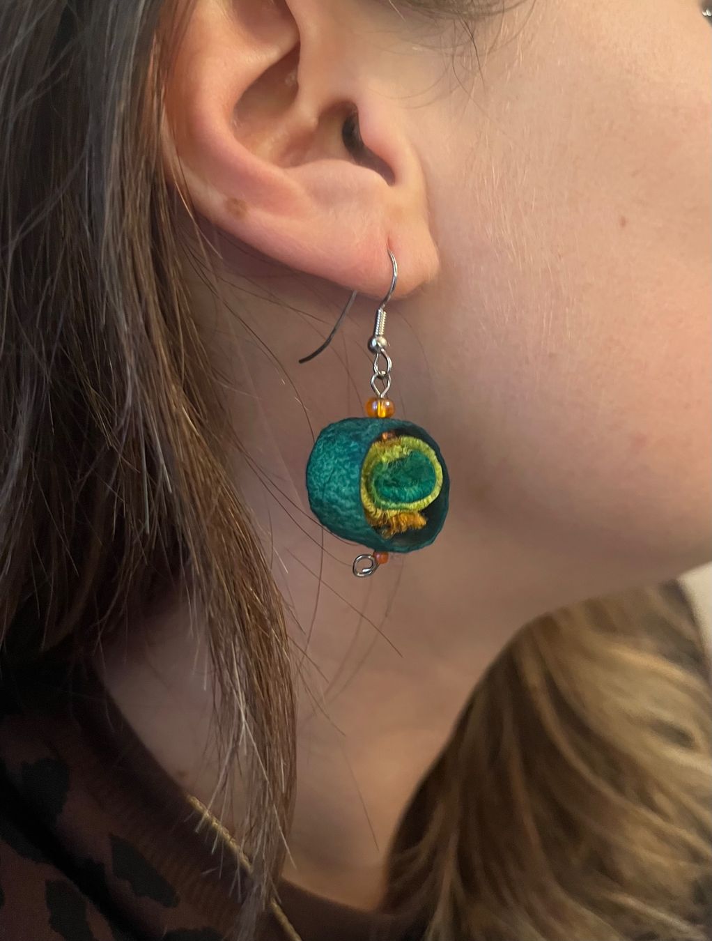 Orecchini pendenti & Orecchini a lobo: Schweizer Seidenohrringe / Swiss Silk Earrings – Nuovo e nell'imballaggio originale da Zürich venduto da SummerUmbrage 1