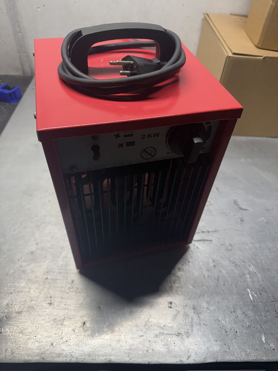 Radiateurs: Chauffage 2KW  – D'occasion à Choex par Adri27000