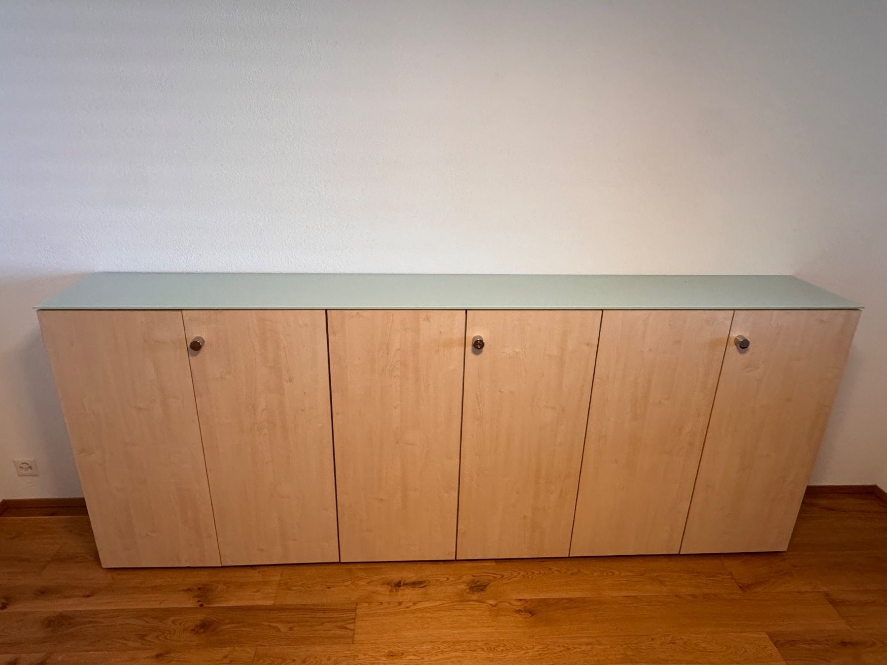 Commodes: Sideboard mit Glasplatte – D'occasion à Hirschthal par severin776