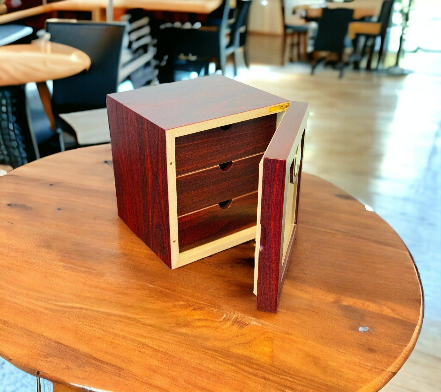 edler Humidor 24x24x24cm in BRAUN MATT NEU (Neu und originalverpackt ...