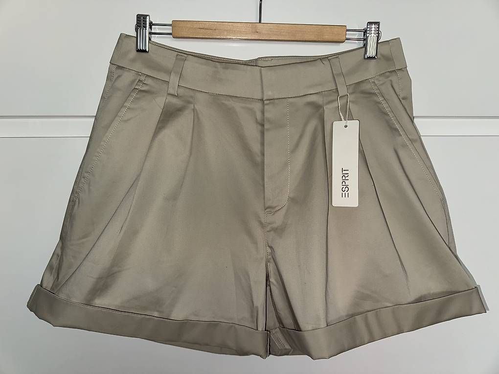 Hosen: NEU ESPRIT Satin Damen Shorts Gr. 40 – Gebraucht aus Bern von tam_vv72