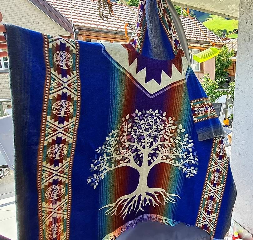 Giacche: Poncho Wolle Baum – Usato da Walde SG venduto da Sabaju01