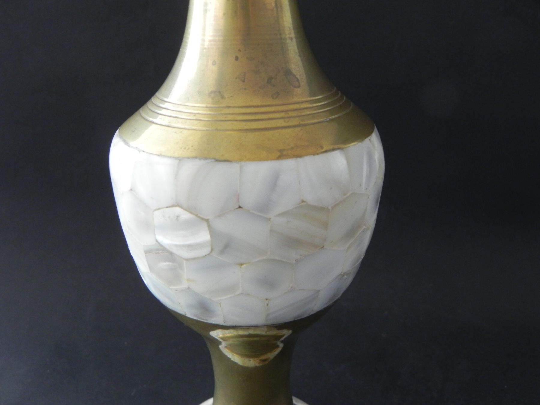 Vasen & Gefässe: Spezielle Vase - Metall ( Brass oder Messing ) - Perlmutt ? – Gebraucht aus Zürich von LodgE-21 1