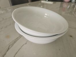 Zwei Porzellanschalen weiss 21cm gebrauchter Zustand