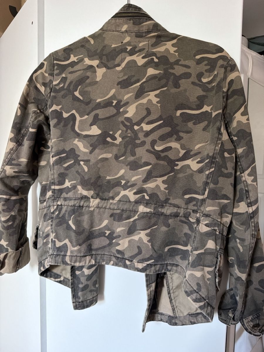 Giacche: Damen Jacke Camouflage Gr 38 – Usato da Luzern venduto da Lalinja 1