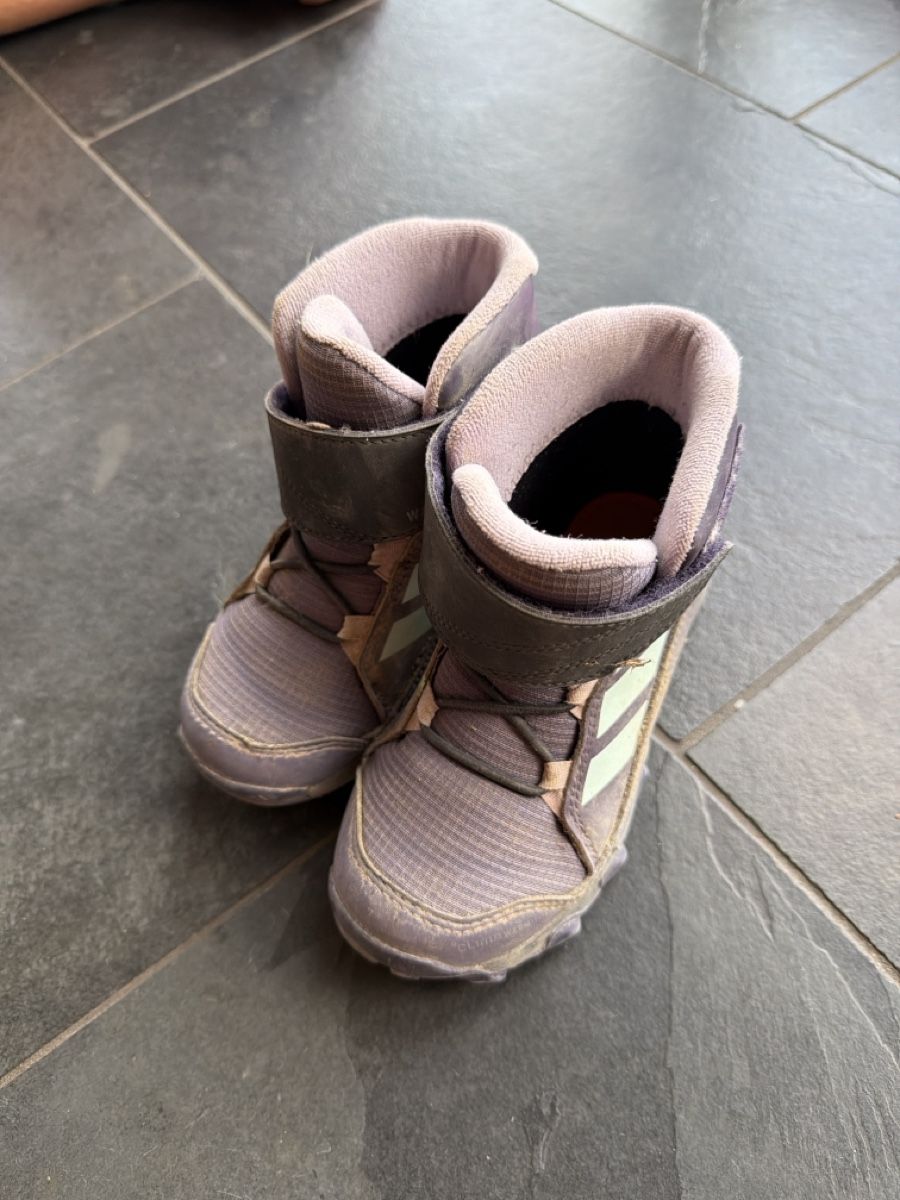 Adidas Schuhe für Jungen: Adidas Winterschuhe  – Gebraucht aus Buch am Irchel von olivv24