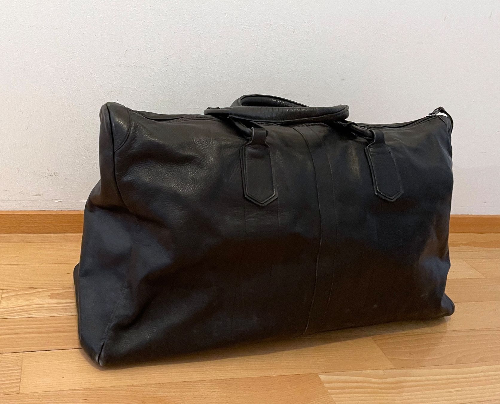 Borse: Schwarze Reisetasche aus Leder, Weekender – Usato da St. Gallen venduto da yanik020505