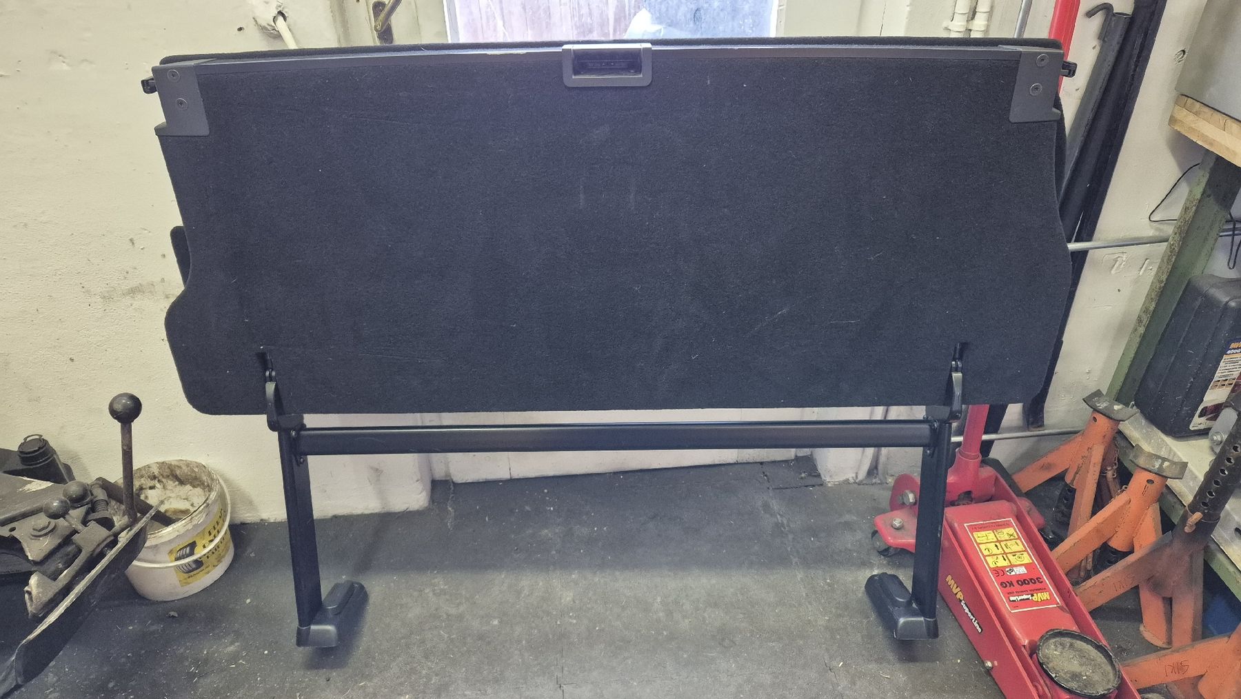 Mercedes-Benz Toutes les pièces détachées: Kofferraumabdeckung Heckklappe Ladeboden Neuwertig – Neuf (Voir description) à Wildhaus par mik_8xzj 2