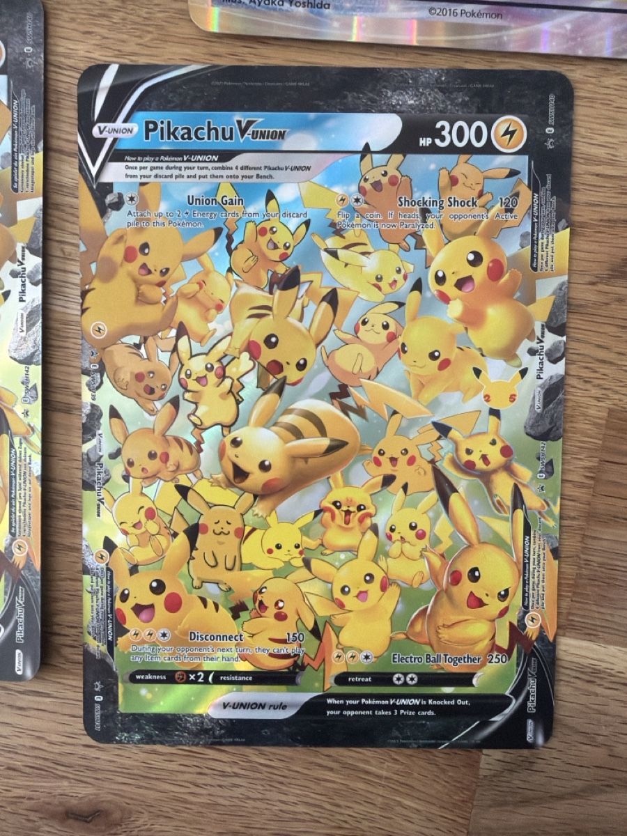 Pokémon Carte collezionabili: Pokemon Karten Sammlung XXL Format Charizard, Pikachu Mewtwo – Nuovo (secondo la descrizione) da Hubersdorf venduto da Der_sammel_shop 1