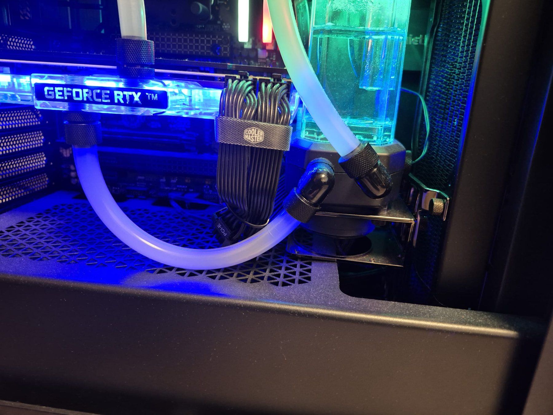 PC: Custom Gaming PC mit custom Wasserkühlsystem für CPU und GPU – Usato da Bischofszell venduto da chaefer135740 3