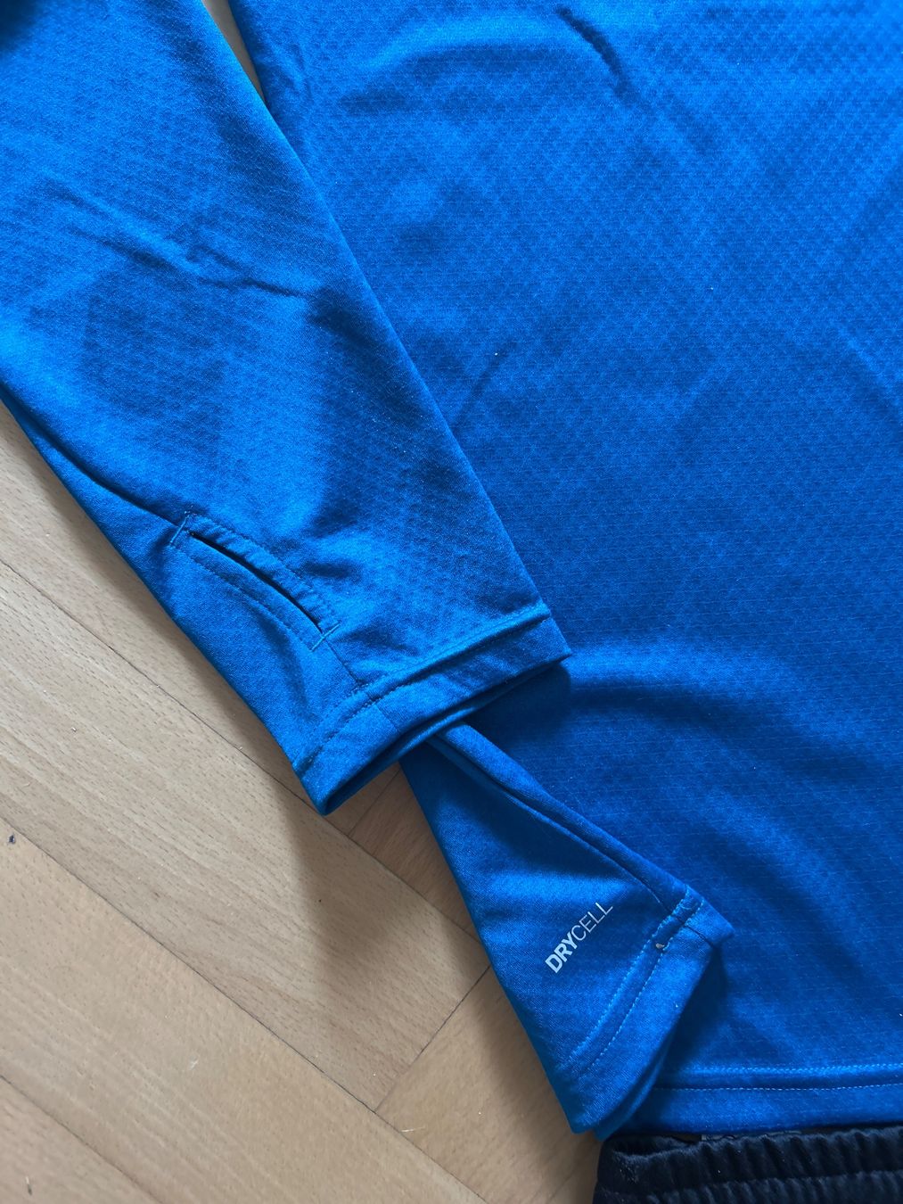 Schweizer Nati Canottiere & Pantaloni: PUMA SFV Schweizer Nati Set NEU ORIGINAL VERPACKT – Nuovo e nell'imballaggio originale da Luzern venduto da Sunnysmile0511 9