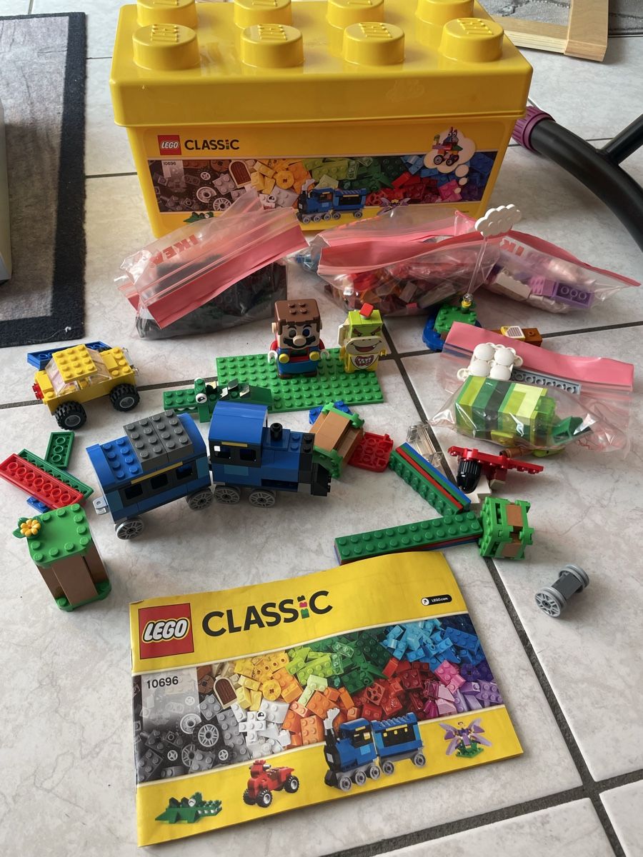 Lego Kit di costruzioni: Lego Classic (pezzi vari) – Usato da Mezzovico venduto da esa_d9tc