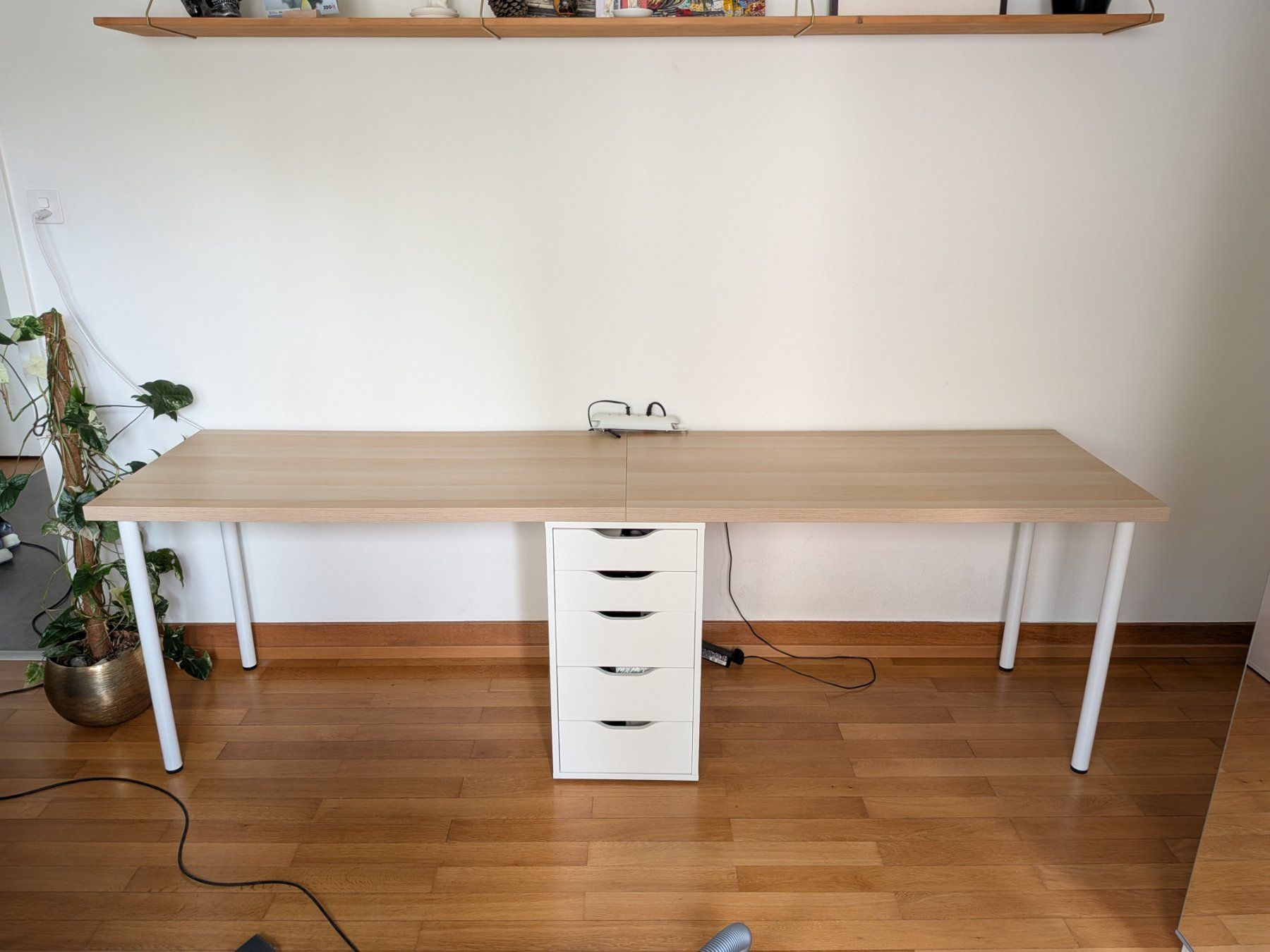 Ikea Scrivanie: IKEA Doppelschreibtisch mit Schubladenelement – Usato da Luzern venduto da Swetnova
