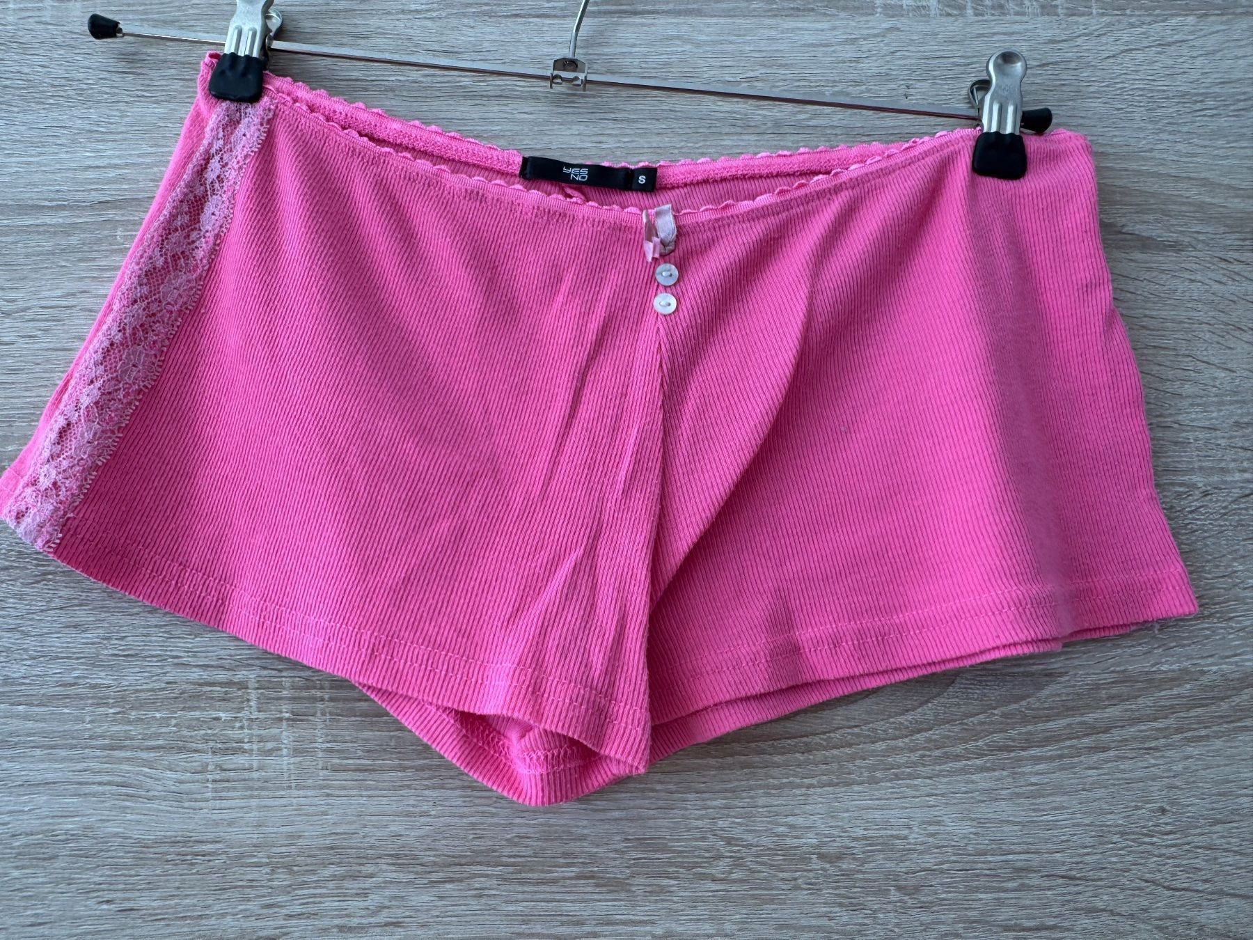 Negligees & Pigiami: Ensemble Pyjama rose court – Usato da Montreux venduto da Iza_81199 5