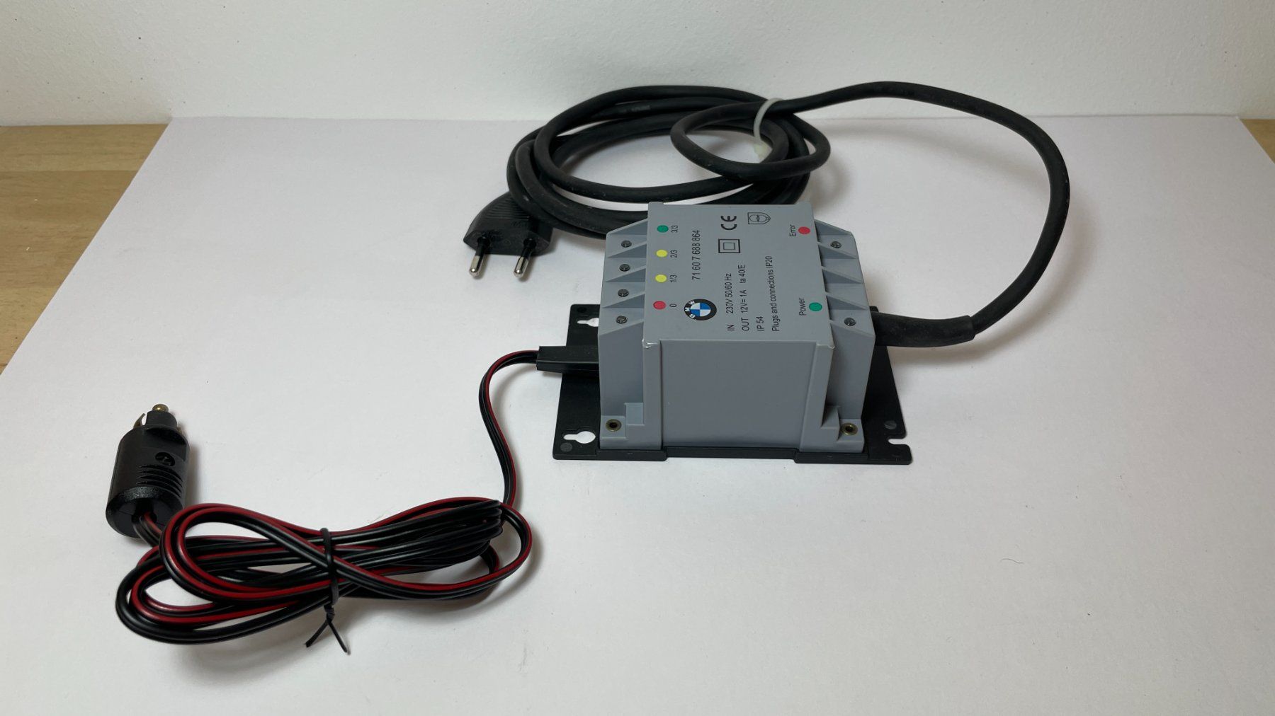 Chargeurs batteries: Chargeur de batterie Moto BMW type R – D'occasion à Chancy par alexFavre 3