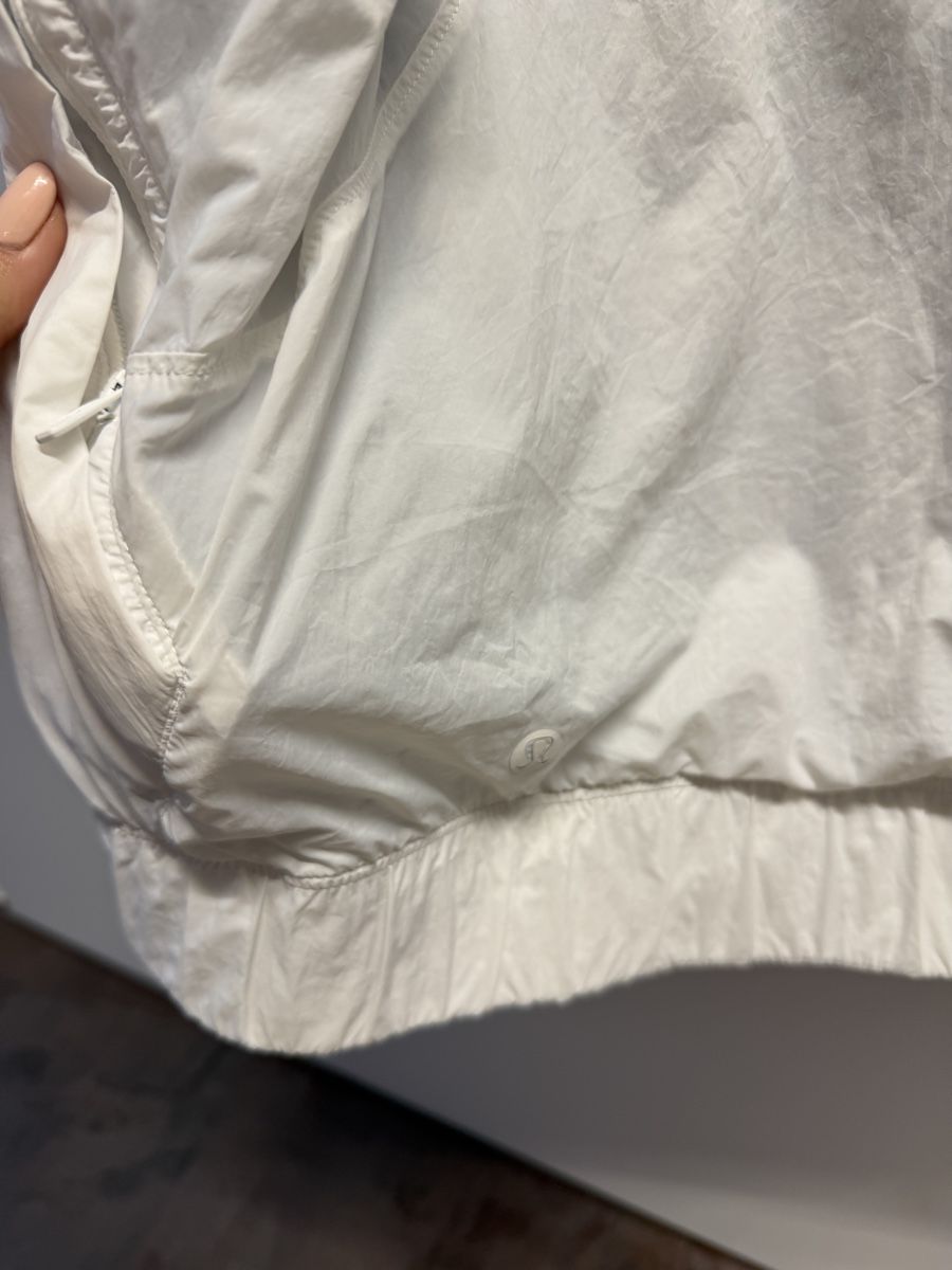 Lululemon Vestes: Lululemon Jacke  – D'occasion à Neerach par the_modern_mini 3