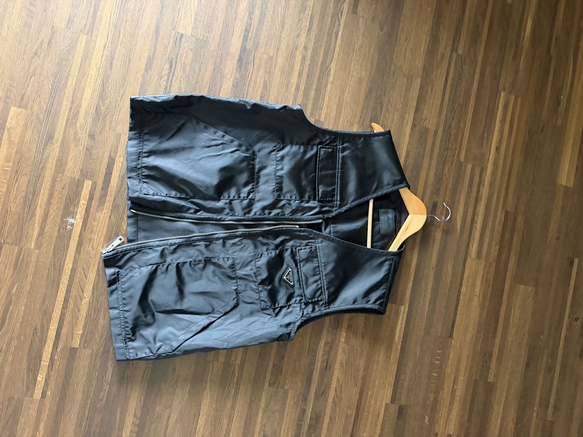 Prada Gilet & Giacche: Prada Nylon Veste – Usato da Steinhausen venduto da WatchEnthusiast