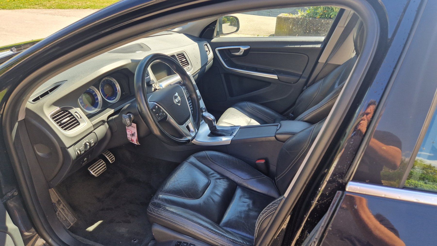 Volvo Automobili: Volvo V60 T6 R-Design ab MFK – Usato da Brügg BE venduto da Topoffice 4