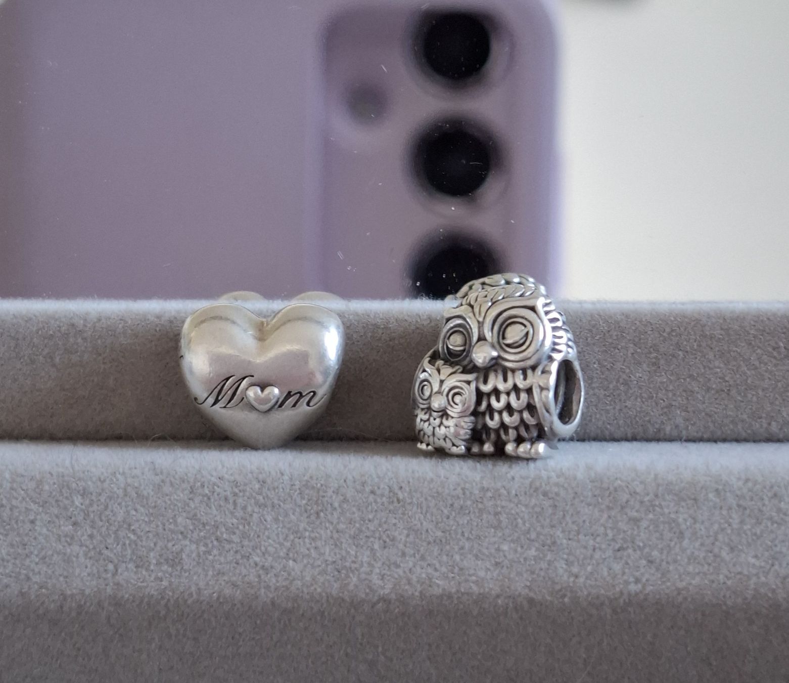Pandora Anhänger: lot de 2 charms pandora – Gebraucht aus Lausanne von Ptite_Dame