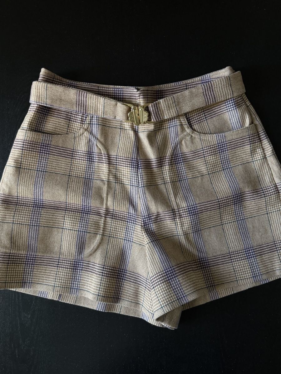 Maje Pantaloni: Never worn MAJE shorts – Nuovo (secondo la descrizione) da Genève venduto da mar_66ky