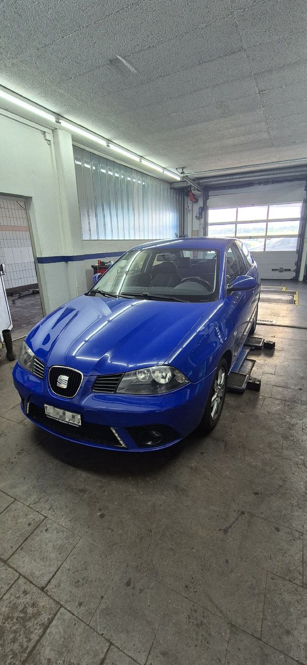 Seat Autos: Seat Ibiza Blau 1.2 – Défectueux à Lengnau BE par Simond8