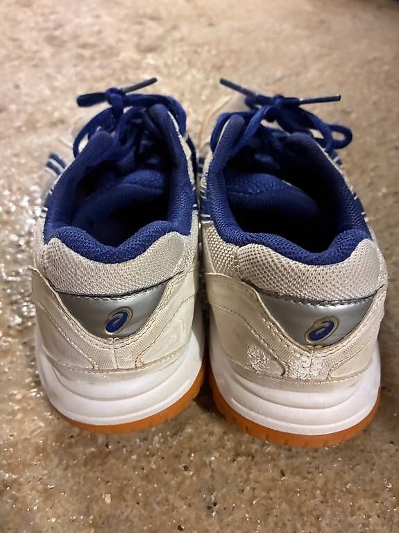 Scarpe per ragazzi: Asics Hallenschuhe Gr. 38 – Usato da Winterthur venduto da Rawille 4