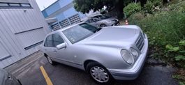 Mercedes-Benz E-Klasse Limousine silber gebrauchter Zustand