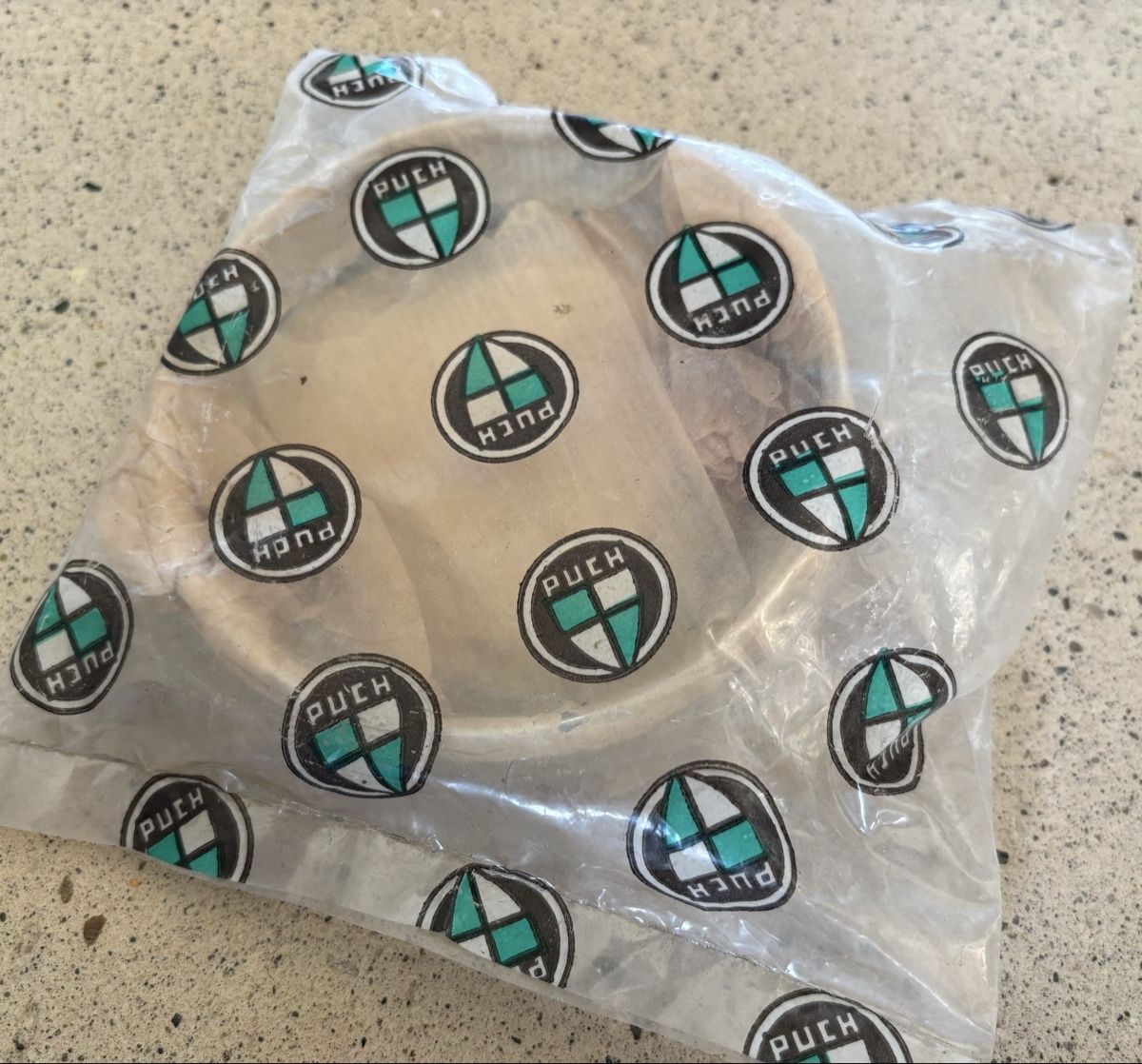Puch Mofas: NOS ZKW Scheinwerferring EIERLAMPE Puch – Neu und originalverpackt aus Gerlafingen von alpenbrevet 1