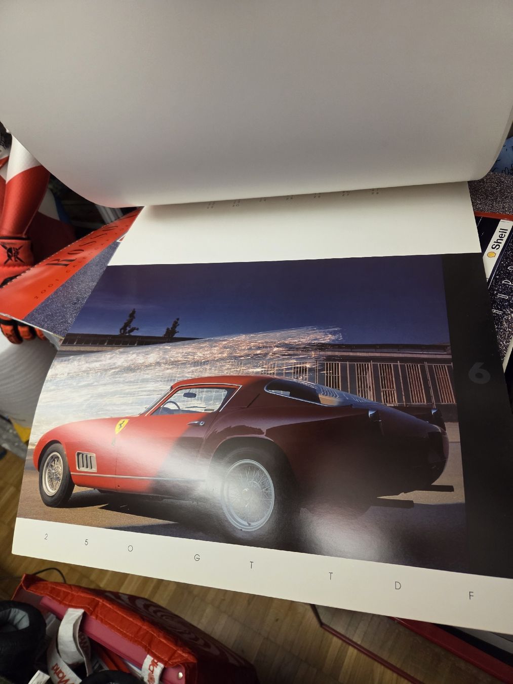 Ferrari Kalender: Ferrari Kalender 1992 leichte Gebrauchsspuren  – Gebraucht aus Wetzikon ZH von AmacherM 6