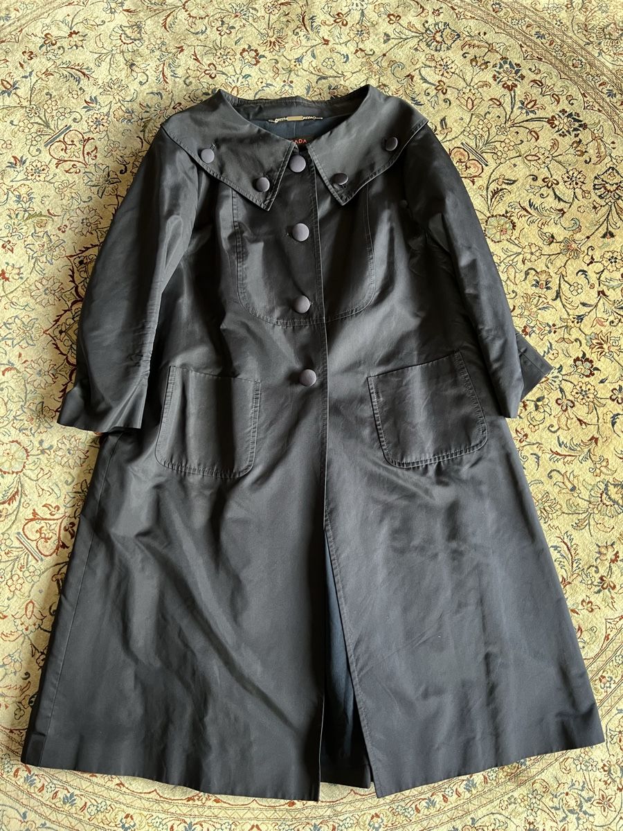 Escada Cappotti: Elegant Escada Silk Trench Coat – Nuovo (secondo la descrizione) da St.Gallen venduto da 303_7fcf 1