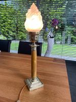 Tischlampe antik Flammenglas Marmorsäule und Messingsockel