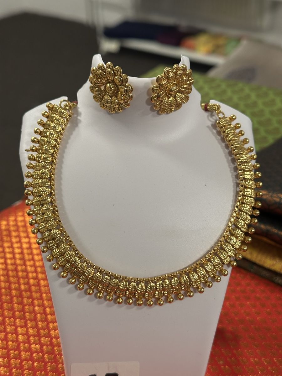 Altri gioielli: Elegantes Schmuckset, Goldfarben – Nuovo e nell'imballaggio originale da Burgdorf venduto da LittleNora