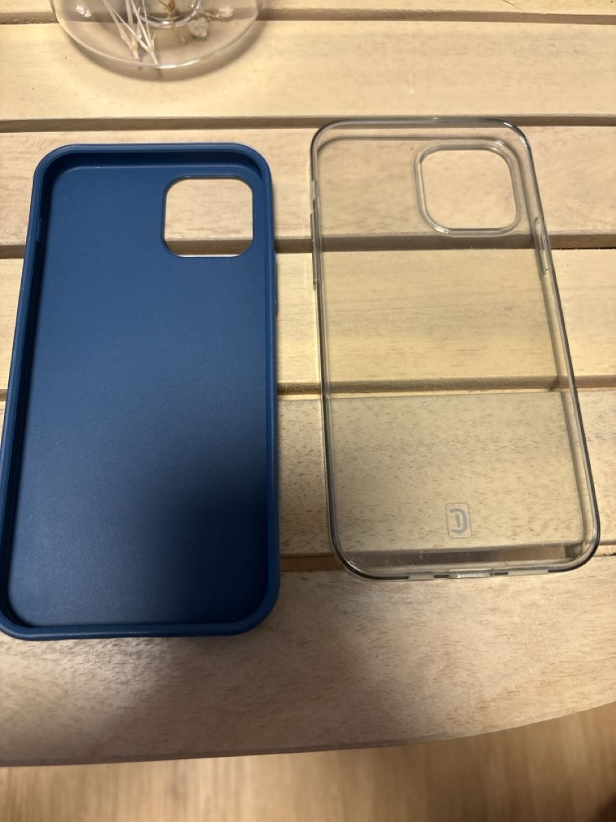 Apple Cover & Protezioni schermo: iPhone 12 pro Hüllen Set - 4 Stk  – Usato da Uzwil venduto da piaggio006 2