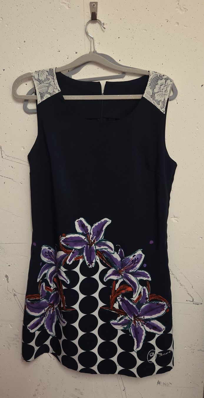 Desigual Vestiti: Desigual Kleid  Grösse 44 dunkelblau Blumenmuster – Usato da Subingen venduto da DENDLE20