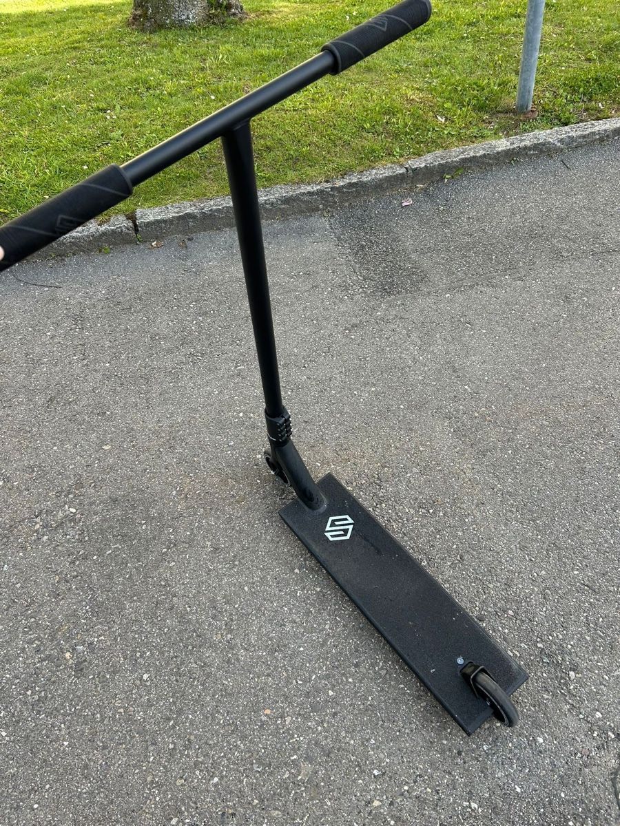 Skateboards: Trottinette Stricker Gravis Freestyle (L) – Gebraucht aus Tavannes von vin_9xfl