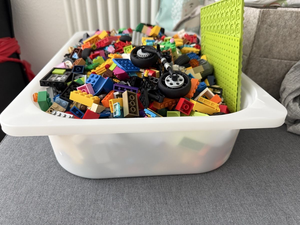 Lego Giocattoli: Legokiste mit Bugger, LKW, Kugelbahn, Motorrad und Marvel – Usato da Steinhausen venduto da Elif.Guerbuez 1