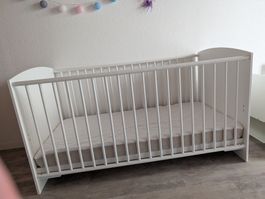 Kinderbett weiss mit Matratze gebraucht sehr guter Zustand
