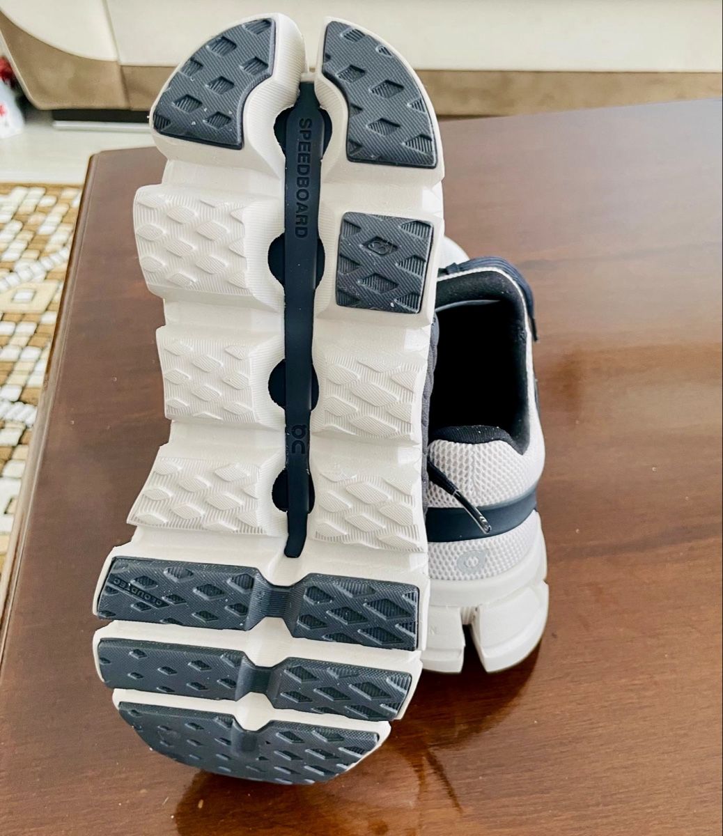 On Scarpe da donna: On Cloud Damen Gr. 36- Brandneu – Nuovo e nell'imballaggio originale da St Gallen venduto da dealandbuy 3