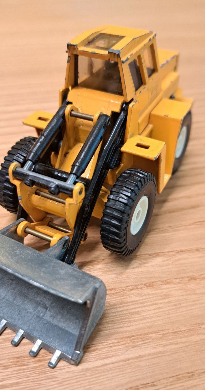 Siku Kit di modellismo & Modellini statici: Zettelmeyer / Siku / V270 / Lader Europ, L2000 – Usato da Dietlikon venduto da kosta.katoglou 5