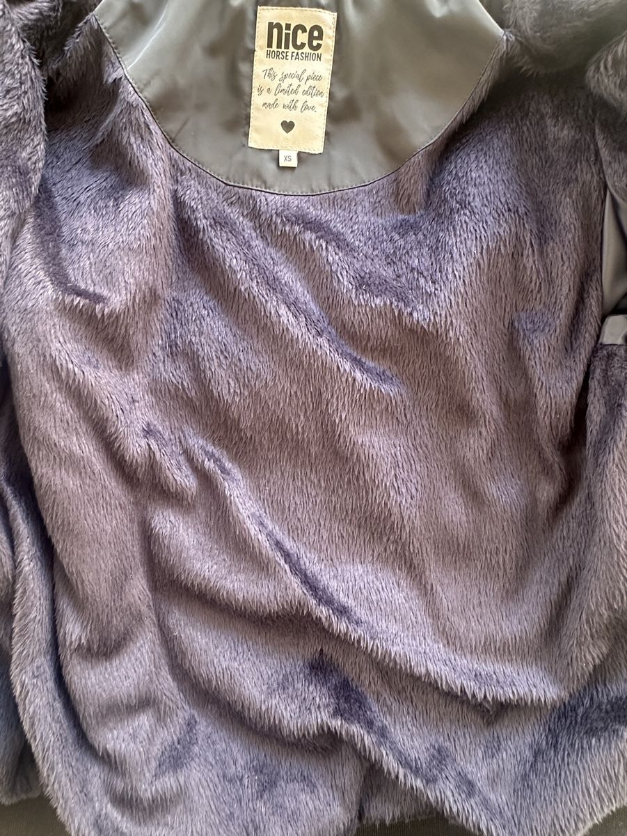 Jacken: Nice Jacke mit Stickereien  – Neu (gemäss Beschreibung) aus Zollbrück von ana_aeb 2