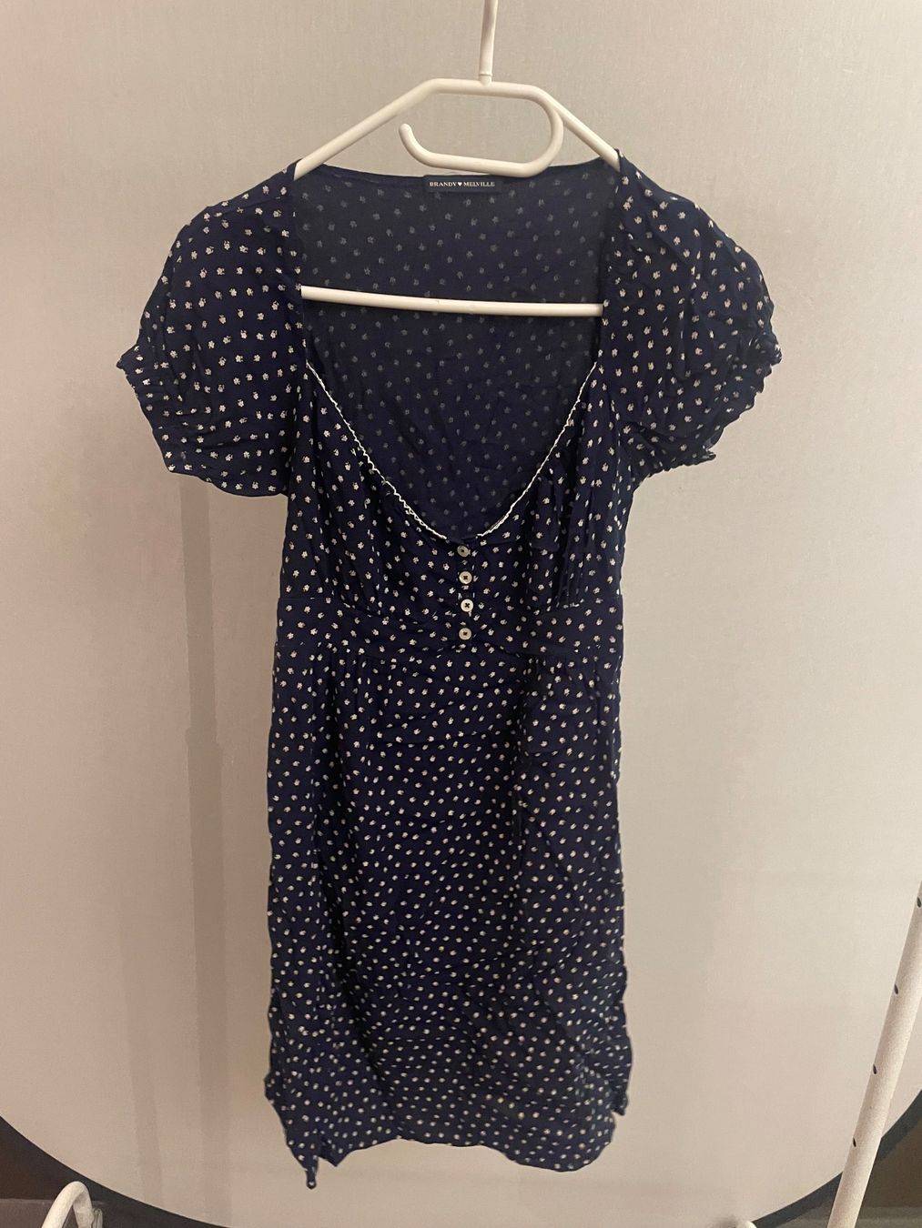 Brandy Melville Kleider & Röcke: Brandy Melville Kleid mit Blumenmuster, dunkelblau, – Gebraucht aus Wollerau von Poschro68