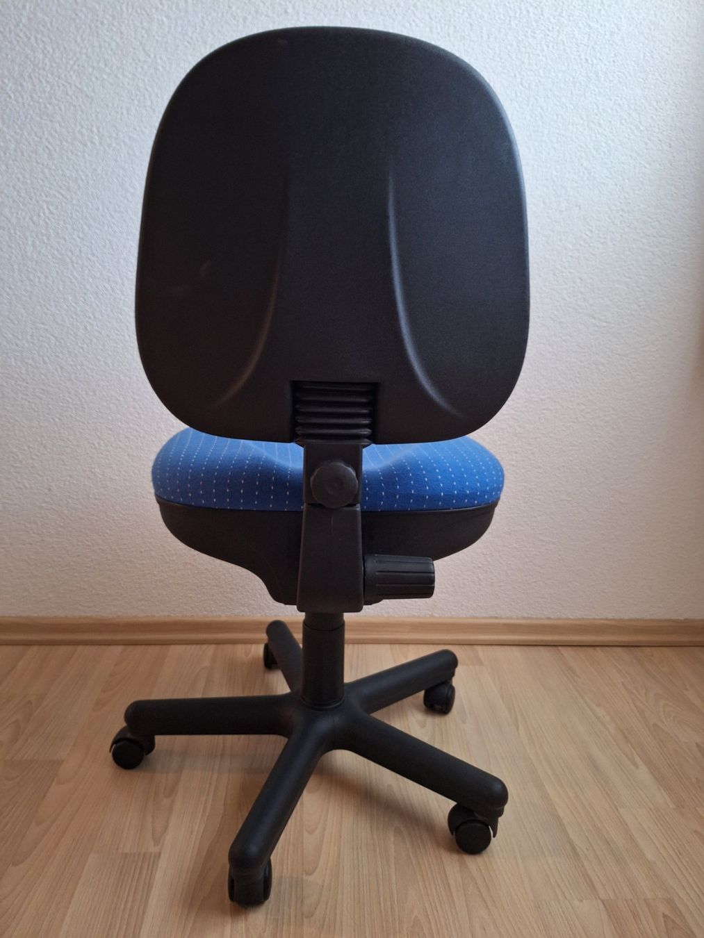 Sedie: Schöner Bürostuhl – Usato da Wohlen AG venduto da trixlij 2